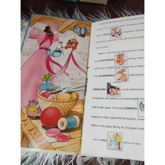 Disney Cinderella Vintage Electronic book plays music! - Picture 7 of 12